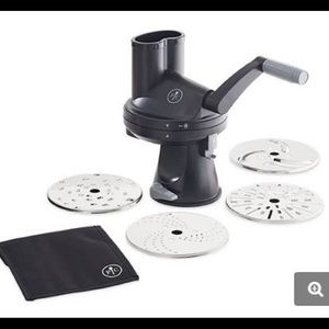 Pampered Chef Multi-Grater and Slicer